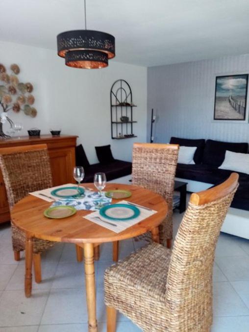 petite maison chaleureuse Irvillac Extérieur photo